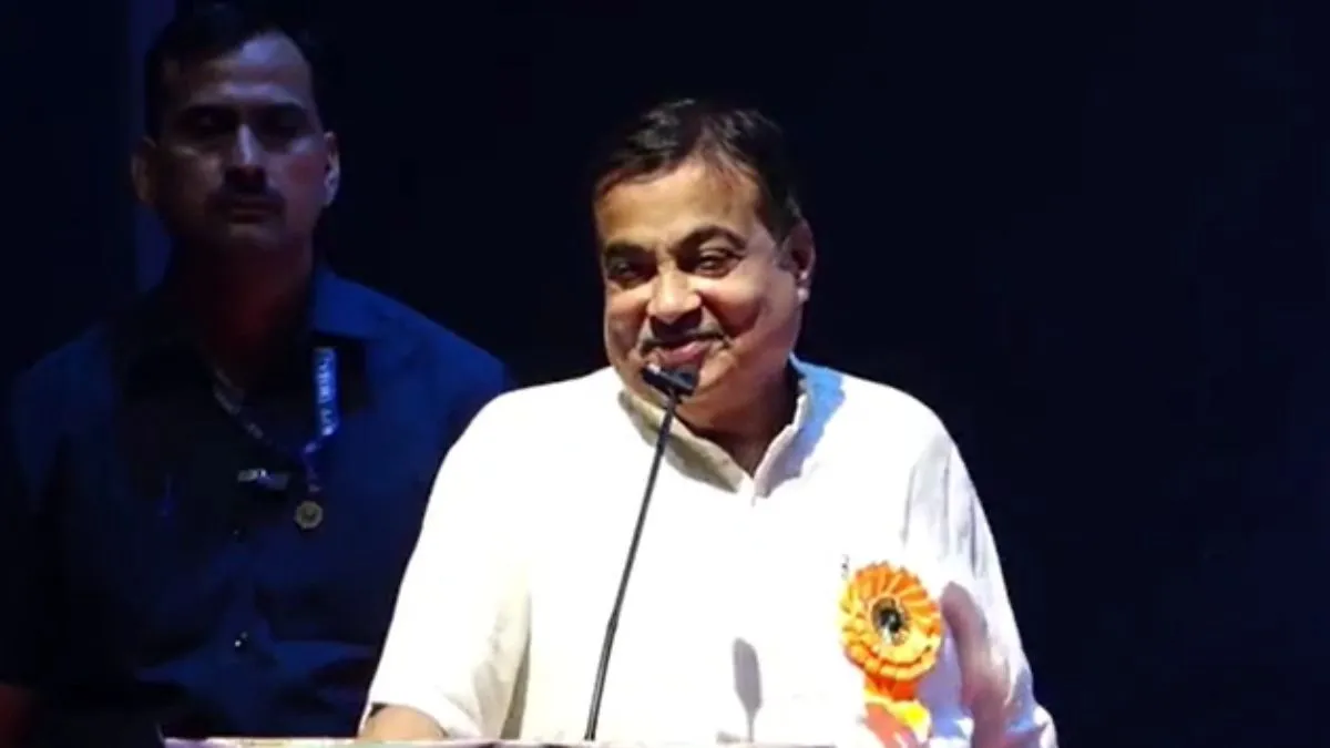 जो लोगों को सबसे अच्छा मूर्ख बना सकता है, वो ही सबसे अच्छा नेता हो सकता है