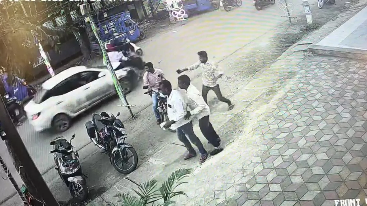 तेज रफ्तार कार ने मचाया कहर, जो मिला उसे उड़ा दिया, 15 घायल; देखें खौफनाक