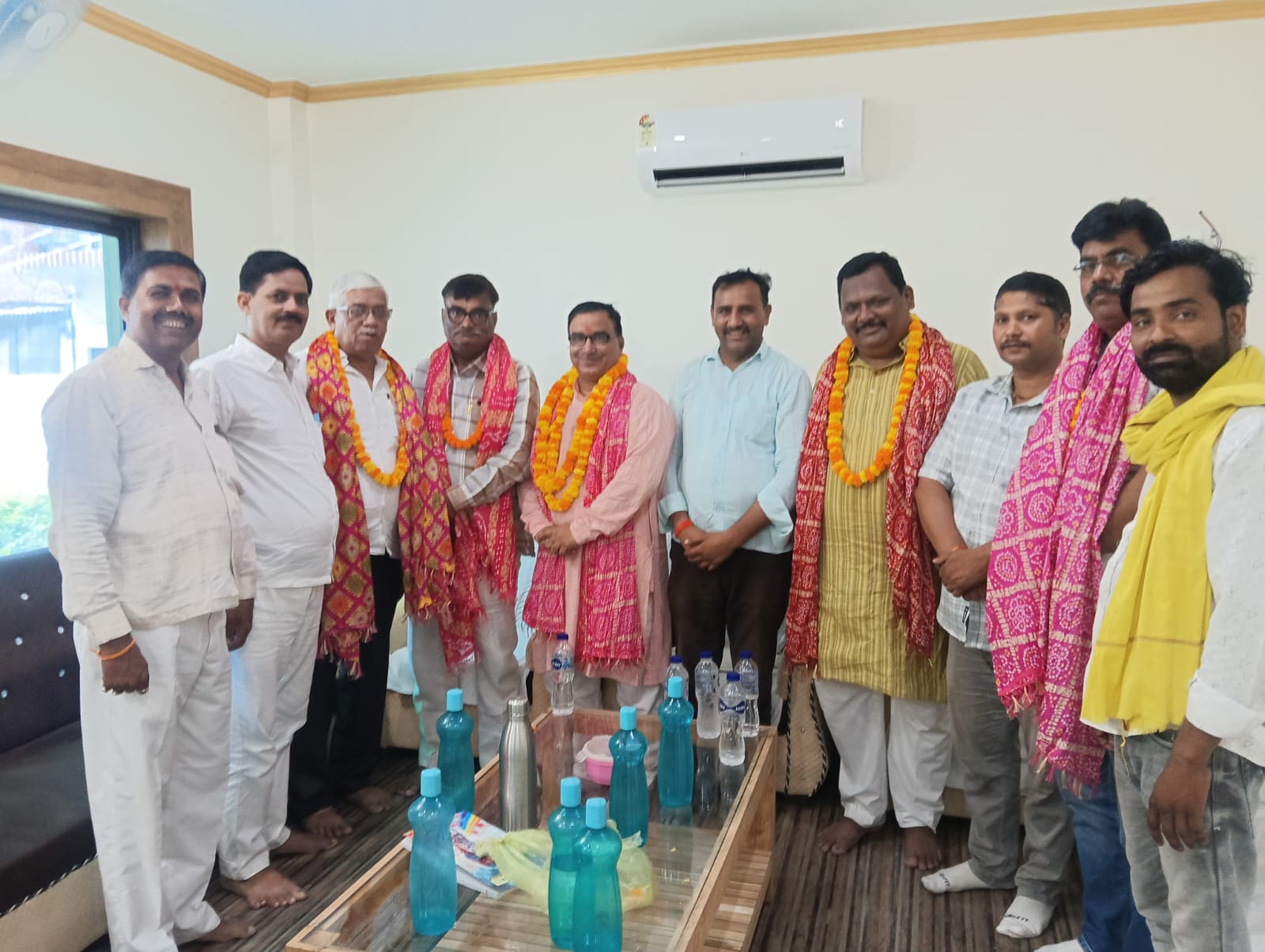 जौनपुर। ग्रामीण पत्रकार एसोसिएशन उत्तर प्रदेश के वाराणसी मंडल अध्यक्ष विन्देश्वरी सिंह ने अपने एक दिवसीय जौनपुर