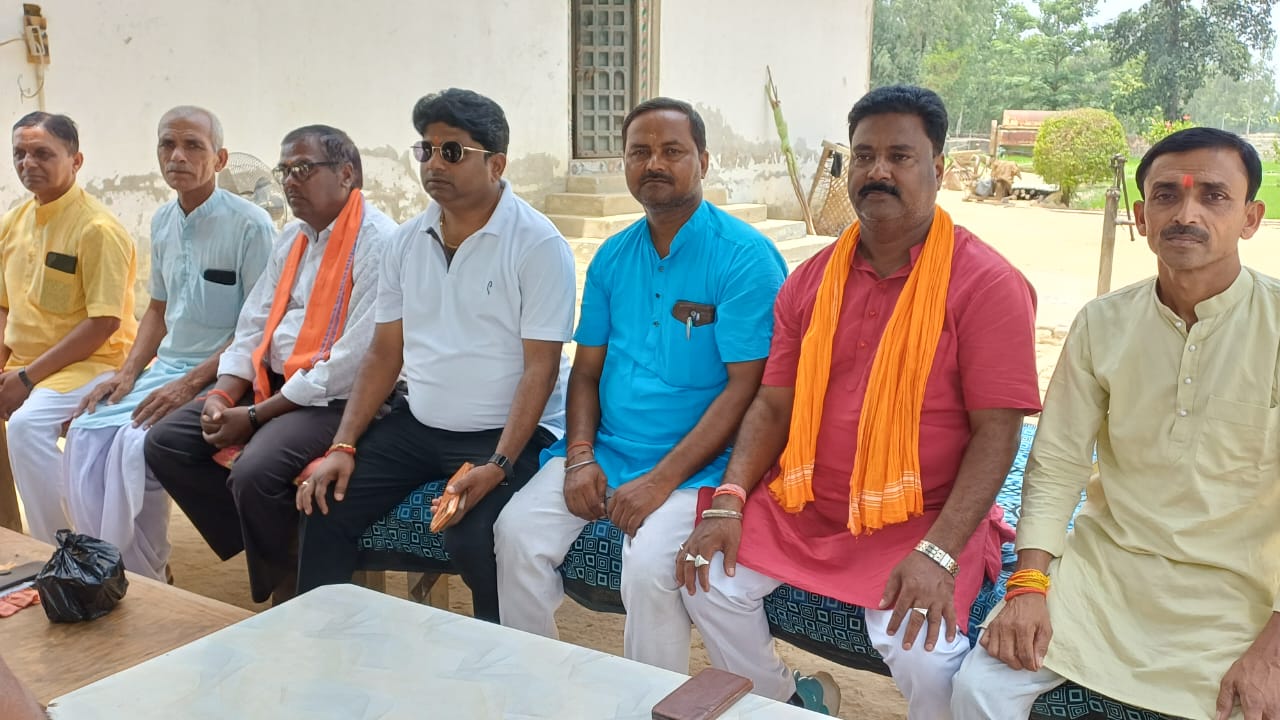 बिधान सभा मटेरा के मंडल मटेरा  शक्ती केन्द्र भगतापुर के बिशुनापुर मे हुआ टिफिन बैठक कार्य क्रम का आयोजन