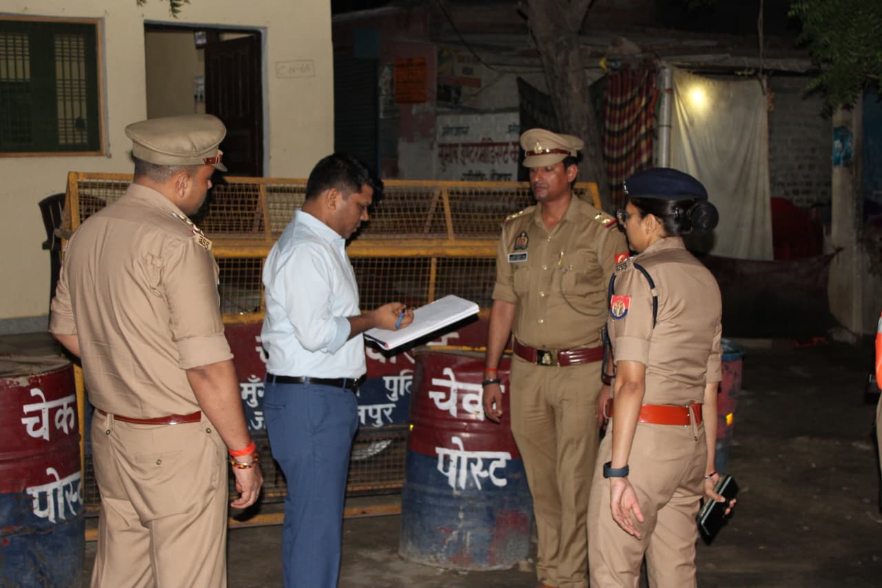 जौनपुर, श्री कुँवर अनुपम सिंह द्वारा रात्रि में थाना मीरगंज क्षेत्रान्तर्गत पिकेट बूथ बभनियांव व चौकी जंघई का किया गया औचक निरीक्षण -*