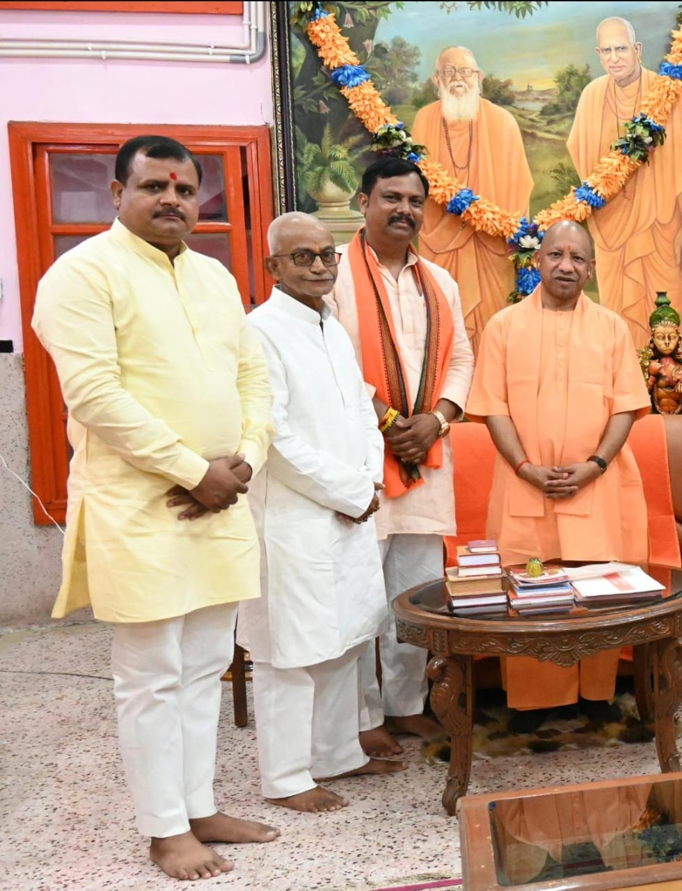  मुस्तैदी : मुहर्रम को लेकर देवरनियां पुलिस मुस्तैद, किया फ्लैग मार्च 