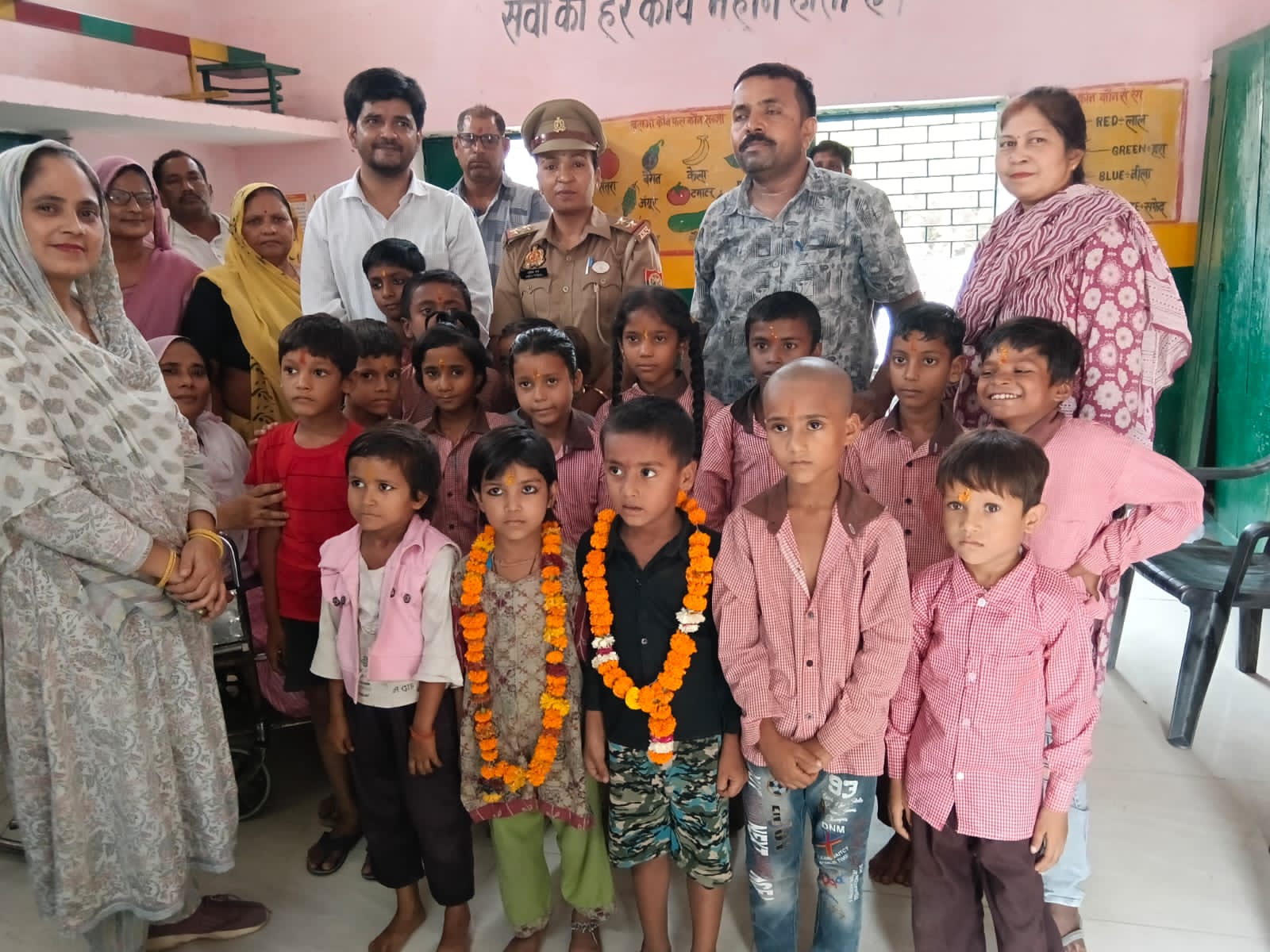 कानपुर देहात / मूसानगर के प्राथमिक विद्यालय फत्तेपुर मे छुट्टिया समाप्त के बाद आज प्रथम दिवस एक उत्सव मे रुप मे मनाया