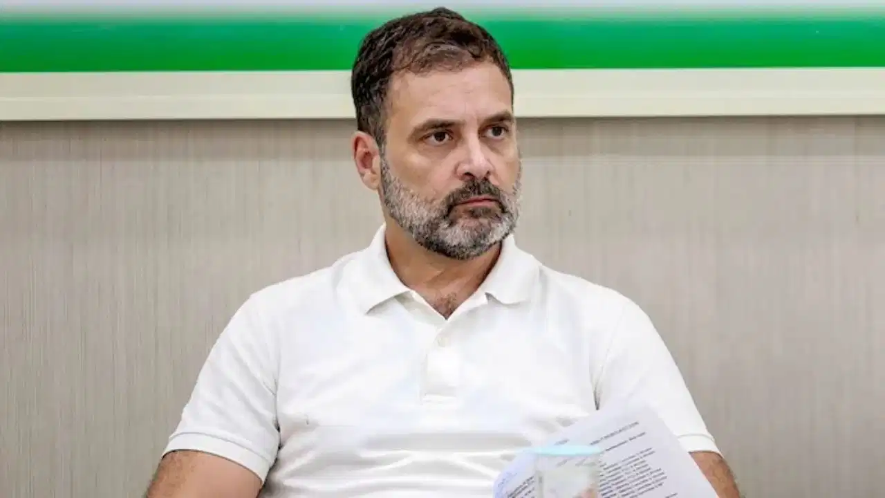 पहले Gen Z की हड्डियां तोड़ीं और अब FIR… राहुल गांधी का सरकार पर निशाना, कहा- डरा धमकाकर उन्हें चुप नहीं करा सकते