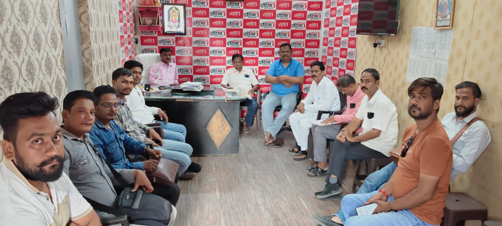 जौनपुर। ग्रामीण पत्रकार एसोसिएशन उत्तर प्रदेश, जनपद जौनपुर की तहसील सदर इकाई की पूर्व निर्धारित बैठक मंगलवार को कैंप कार्यालय, न्यूज वन इंडिया कार्यालय पर तहसील