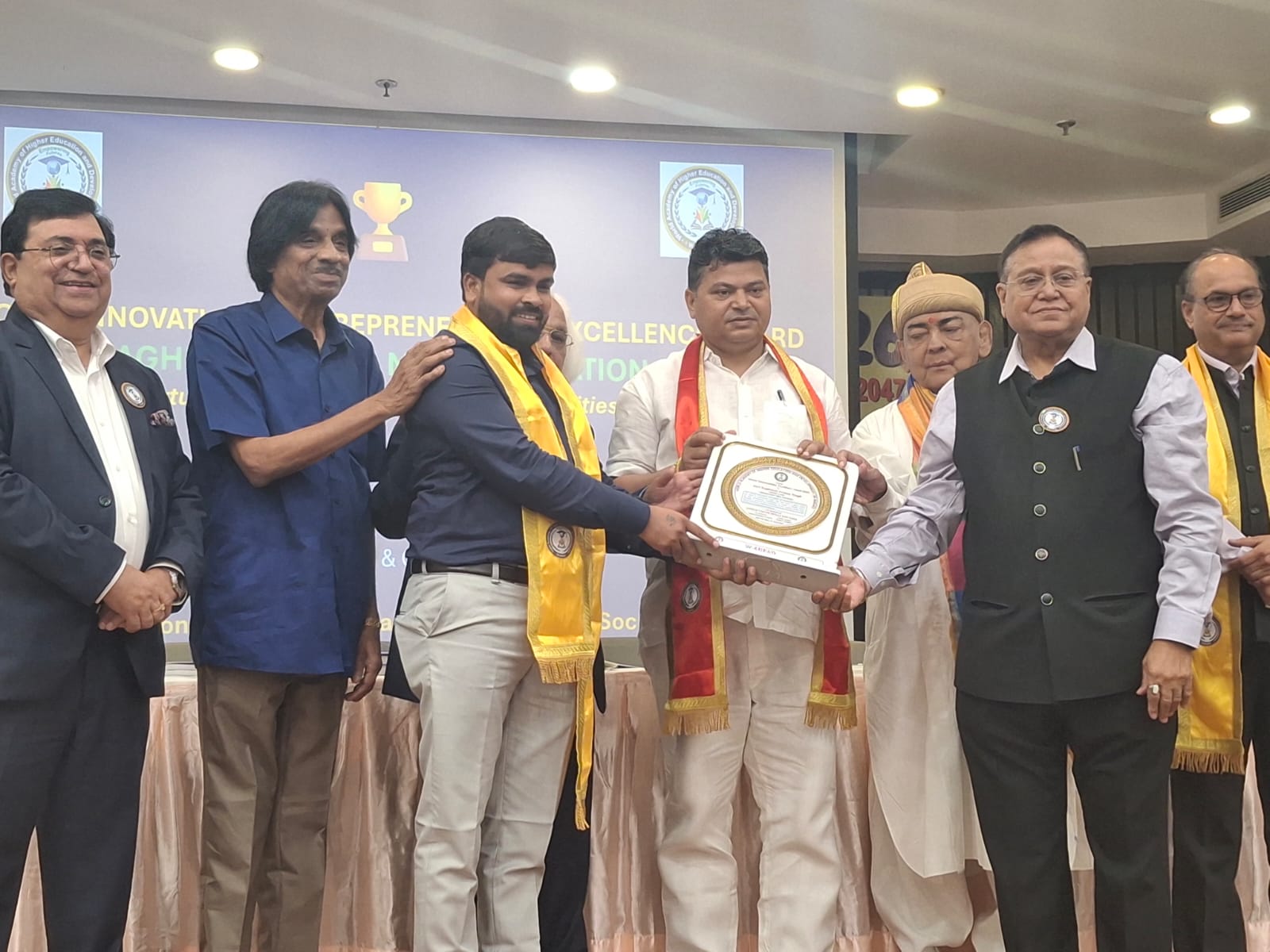 नई दिल्ली, 15 जुलाई। विश्व युवा कौशल दिवस-2026 के अवसर पर World Academy of Higher Education and Development (W-AHEAD) एवं Indian Institute of Ecology and Enviro
