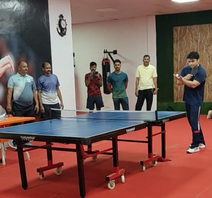  जौनपुर के लिए गौरवपूर्ण उपलब्धि रही। प्रतियोगिता में श्री आतिश कुमार सिंह, अपर पुलिस अधीक्षक (ग्रामीण), जौनपुर ने टेबल टेनिस प्रतियोगिता में स्वर्ण पदक (Gold M