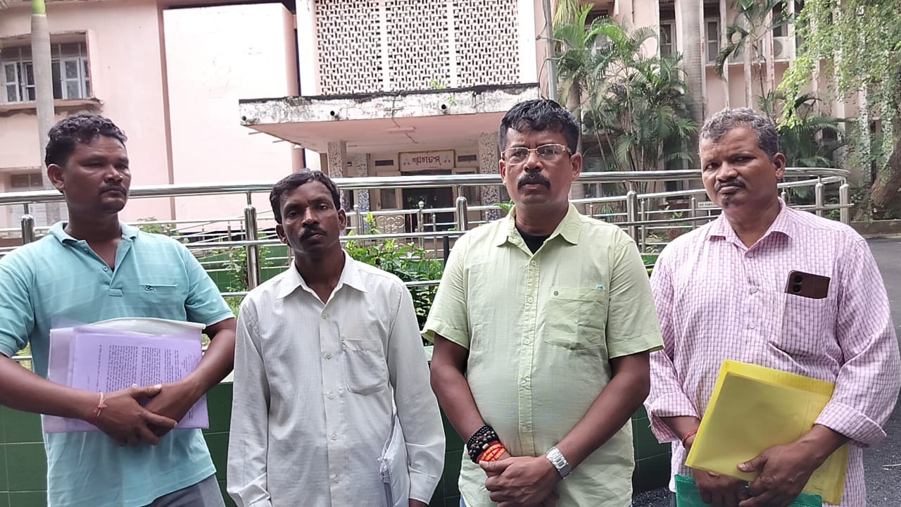 ओडिशा दिनांक: 02 जुलाई 2026 5वीं अनुसूचित क्षेत्र के आदिवासियों की समस्याओं को लेकर आरडीसी कार्यालय पहुँचा प्रतिनि