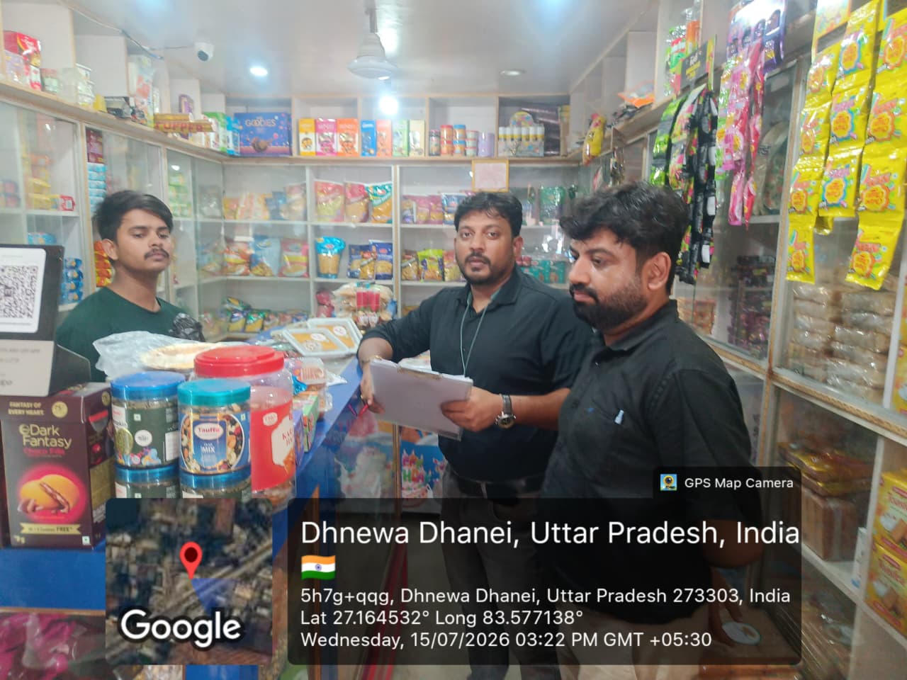 धनेवा-धनेई में खाद्य विभाग की छापेमारी, खोया-पनीर के नमूने जांच को भेजे।