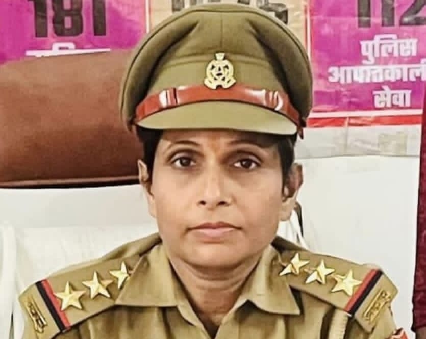 जौनपुर।* मिशन शक्ति केंद्र महिला थाना की प्रभावी काउंसलिंग से एक पारिवारिक विवाद का सुखद समाधान निकल आया। आपसी सहमति बनने के बाद दंपती ने भविष्य में सौहार्दपूर्