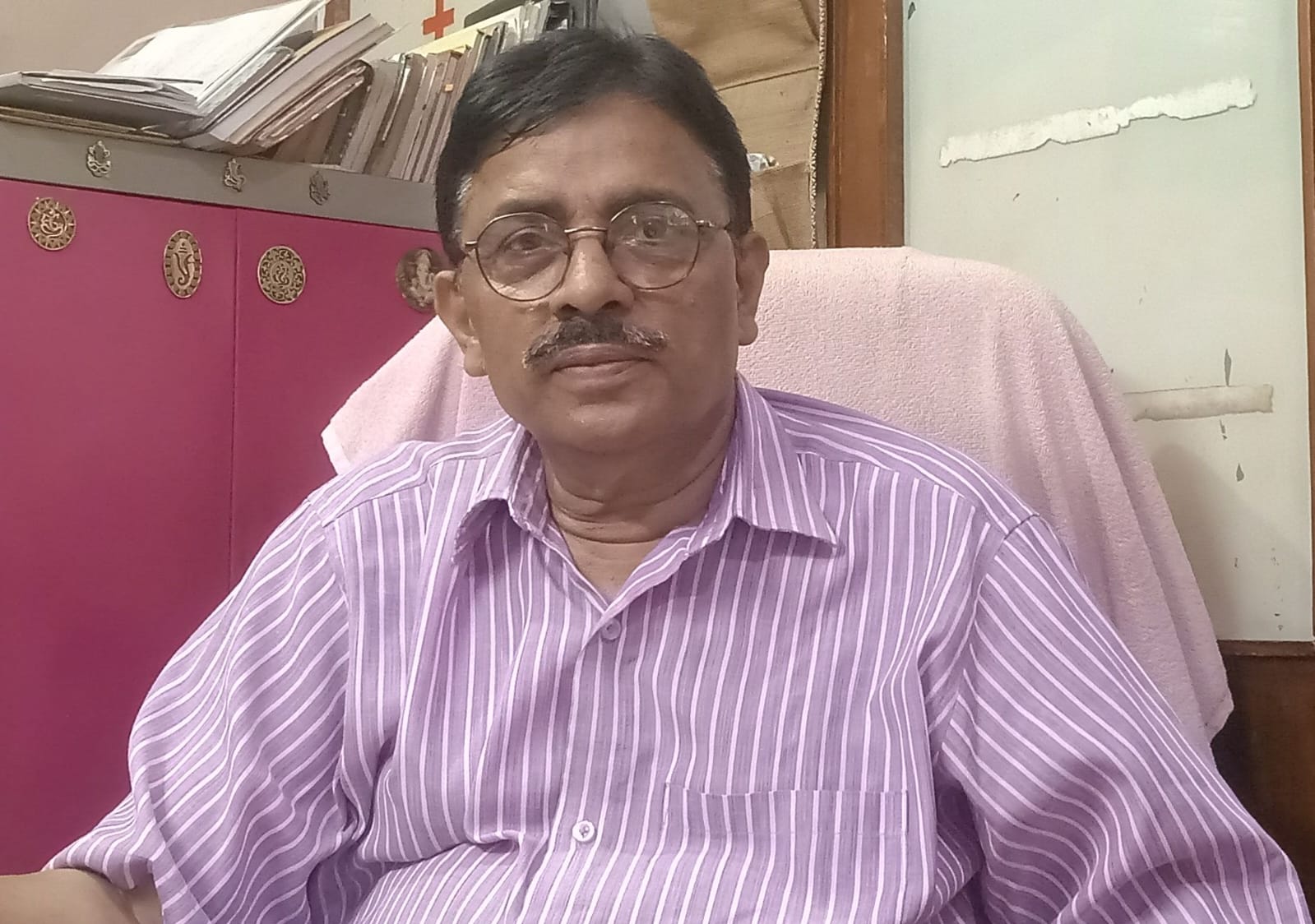 22 वर्षों से गरीबों के मसीहा बने डॉक्टर बी.के. गौड़, खोखर टोला में दे रहे हैं अनवरत सेवा