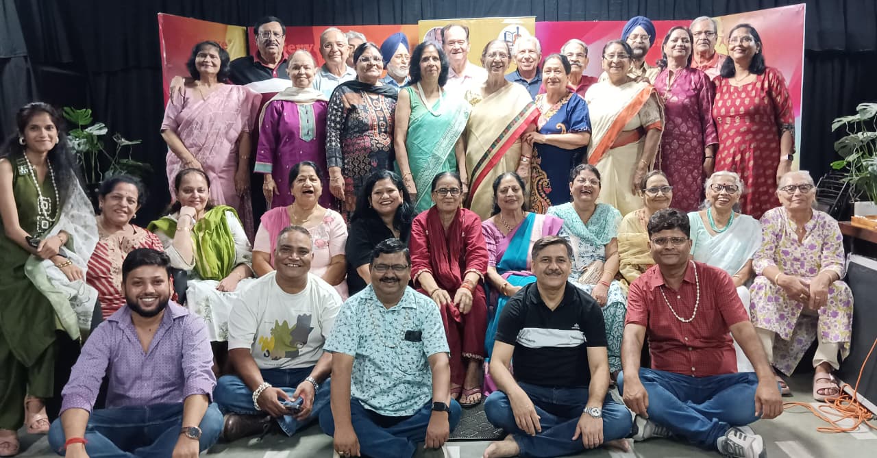 मित्रता दिवस पर गीत, गजल और कविताओं से सजी महफिल, वयोवृद्ध दोस्तों ने जमकर की मस्ती