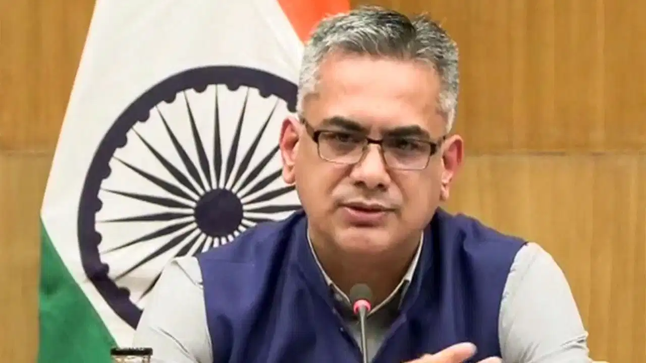 खाड़ी और होर्मुज संकट के बीच ईरान में भारत के नए राजदूत, जानें कौन हैं IFS विश्वेश नेगी