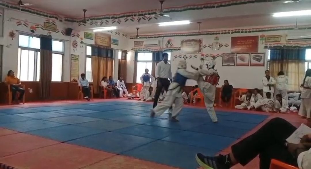 गोरखपुर के ताइक्वांडो खिलाड़ियों का शानदार प्रदर्शन/ सीबीएसई और विद्या भारती प्रतियोगिता में जीते कई पदक