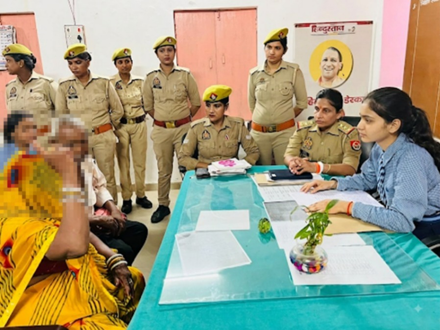 जौनपुर।* मिशन शक्ति अभियान के तहत बालिकाओं में आत्मविश्वास और नेतृत्व क्षमता बढ़ाने के उद्देश्य से गुलाबी देवी बालिका इंटर कॉलेज, कन्हईपुर की कक्षा-9 की छात्रा 