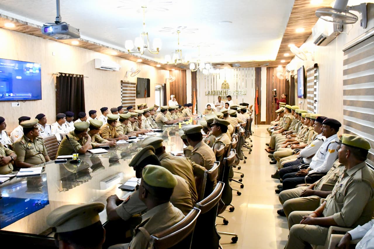 संभाला सिस्टम   पुलिस अधीक्षक पर पत्रकारों एवं जनता का बढ़ा भरोसा 