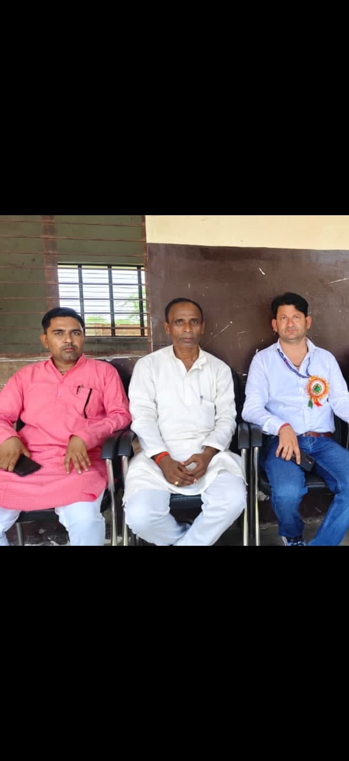 कानपुर देहात। हलिया महात्मा गांधी शिक्षा निकेतन, मूसानगर, कानपुर देहात में 15 अगस्त स्वतंत्रता दिवस के अवसर पर आयोजित कार्यक्रम में विद्यालय के अध्यापक एवं छात्