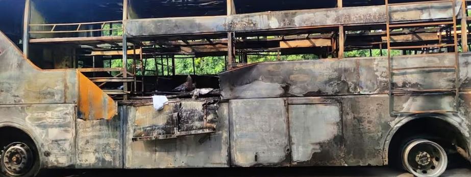 ग्रेटर नोएडा बस हादसा: वाहन का रिकॉर्ड सामने आया, कई नियमों के उल्लंघन का खुलासा