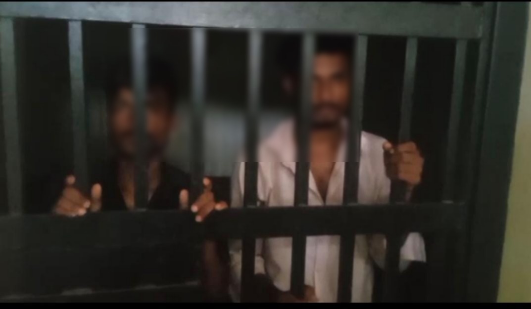 शादी समारोह से लौट रहे दंपती से छिनैती, दो आरोपी गिरफ्तार  एम्स पुलिस ने मोबाइल, 2100 रुपये और वारदात में प्रयुक्त बाइक की बरामद