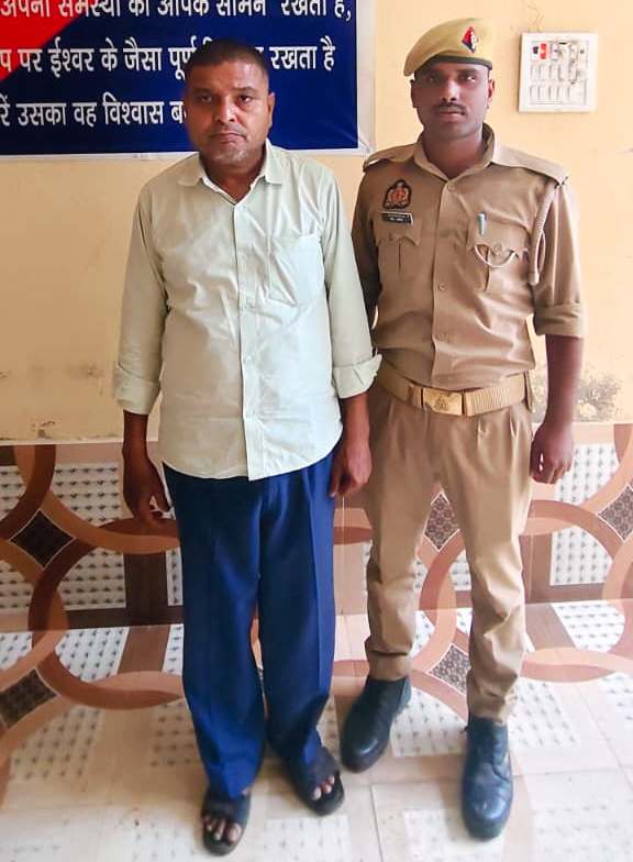जौनपुर    पुलिस अधीक्षक महोदय जनपद जौनपुर द्वारा चलाये जा रहे अभियान अपराध एवं अपराधियों एवं वाँछित/ वारण्टियों तथा
