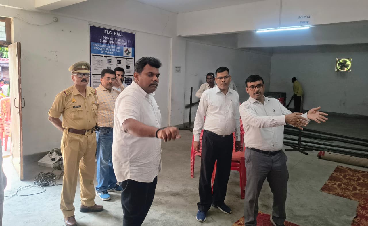 2027 की तैयारियों को लेकर डीएम ने ईवीएम वेयर हाउस का किया निरीक्षण विधानसभा निर्वाचन-2027 की तैयारियां तेज, डीएम ने ईवीएम वेयर हाउस का किया निरीक्षण