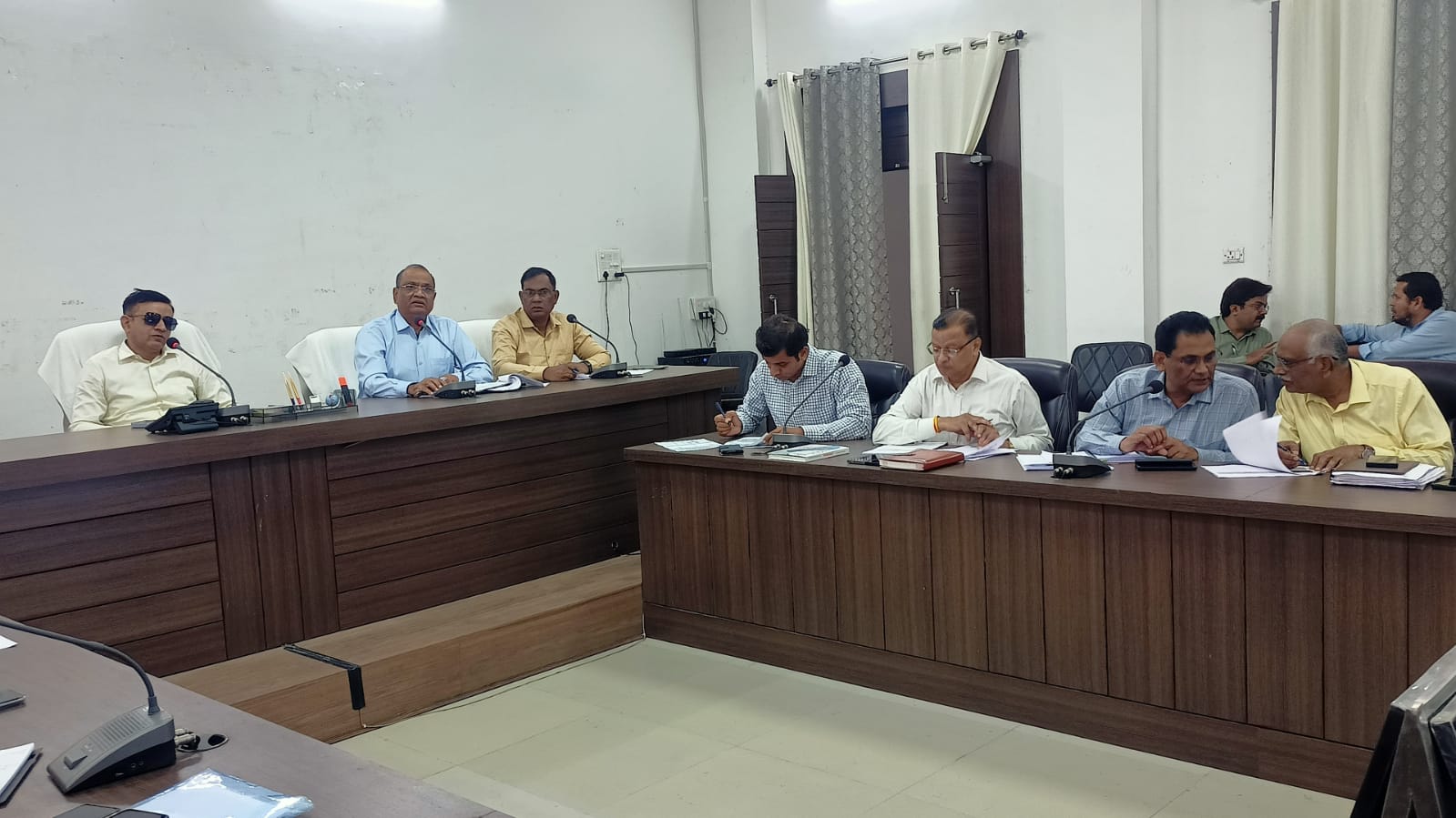 स्वास्थ्य सेवाओं में लापरवाही पर आयुक्त सख्त, अस्पतालों की व्यवस्थाओं में सुधार के निर्देश आमोद कुमार 