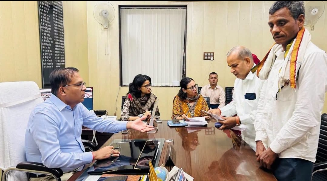 जन दरबार में डीएम ने सुनीं फरियादें, कई शिकायतों का मौके पर निस्तारण