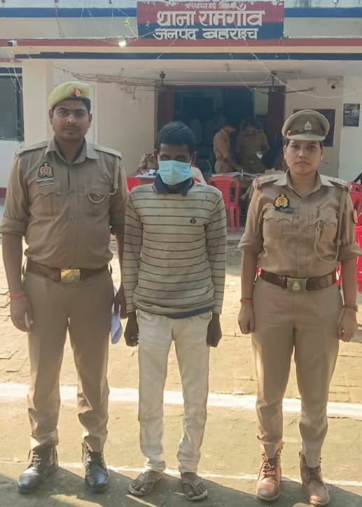 महिलाओं पर अश्लील फब्तियां कसने वाला युवक गिरफ्तार, मिशन शक्ति टीम प्रभारी रचना सिंह ने की कार्रवाई।