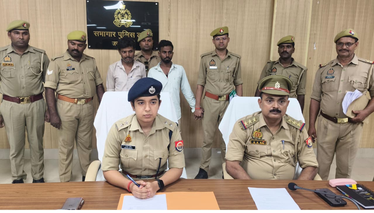 जनपद बस्ती में विभिन्न थानान्तर्गत हुई चोरियों का सफल अनावरण करते हुए प्रकाश में आये 02 अंतर्जनपदीय शातिर चोरों को चोरी के सामान के साथ किया गया गिरफ्तार-*