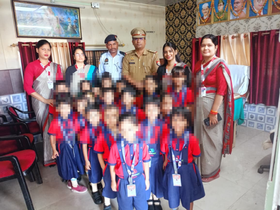 बस्ती द्वारा एकेडमिक ग्लोबल स्कूल में नन्हे बच्चों को सिखाए गए ट्रैफिक नियम, यातायात जागरूकता कार्यक्रम का हुआ आयोजन*  एकेडमिक ग्लोबल स्कूल के बच्चों को 