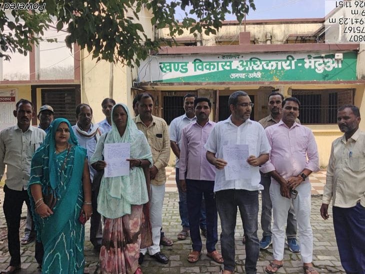 अमेठी के भेटुआ में रोजगार सेवकों की मानदेय बढ़ाने की मांग 24 हजार रुपए मासिक मानदेय