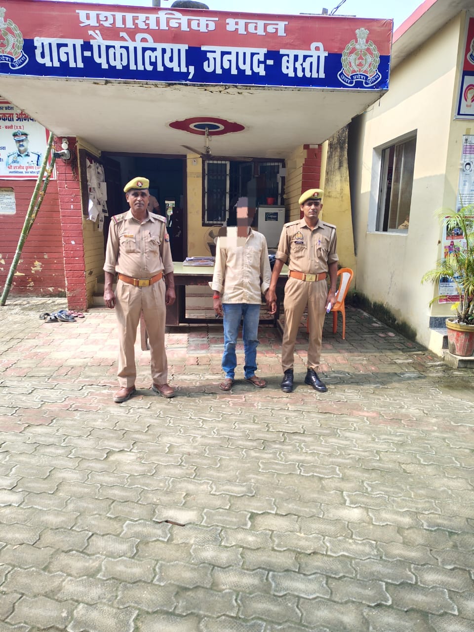 थाना पैकोलिया पुलिस द्वारा आत्महत्या के लिए उकसाने वाले अभियुक्त को किया गया गिरफ्तार-*