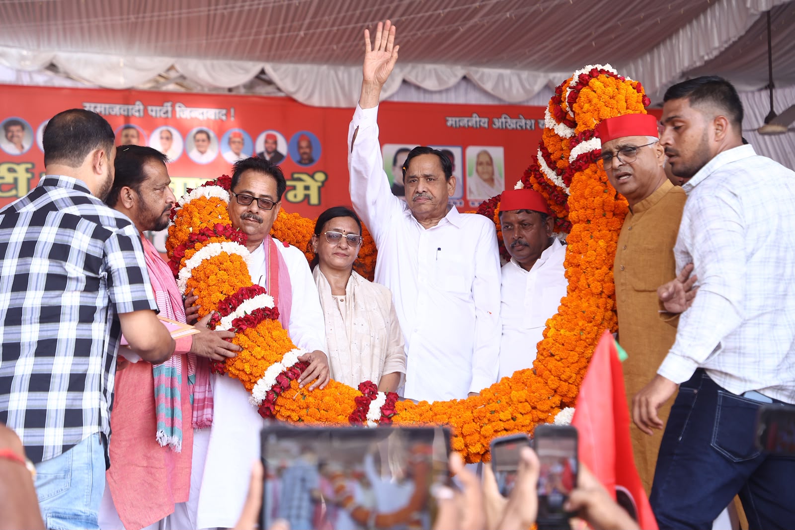 रायबरेली में सपा की पीडीए महापंचायत संपन्न, पूनम सिंह के आयोजन में जुटे सपा के पदाधिकारी और कार्यकर्ता, हजारों की संख्या में लोग हुए शामिल 