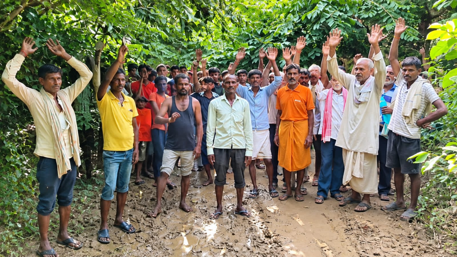 हरदोई: सरकारें बदलीं, विकास के दावे हुए, लेकिन हरदोई जनपद के विकासखंड अहिरोरी की ग्राम पंचायत डही के मजरा