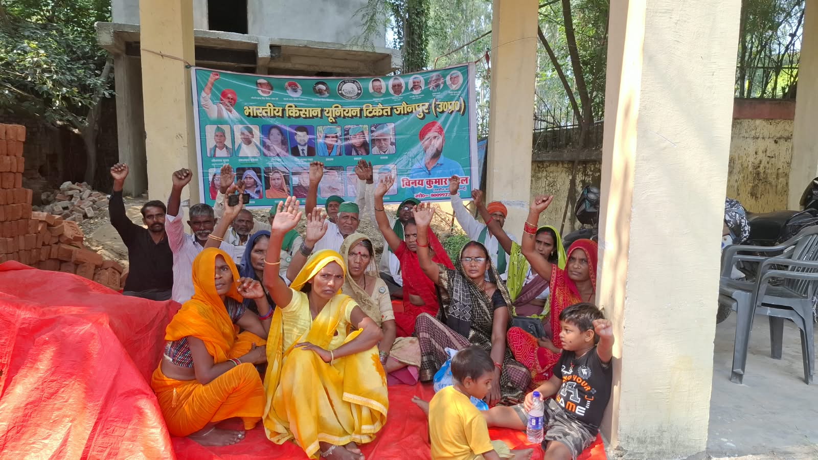 जौनपुर   भारतीय किसान यूनियन टिकैत मडियाहू जौनपुर द्वारा किसानों गरीबों एवं मजदूरों की समस्याओं को लेकर